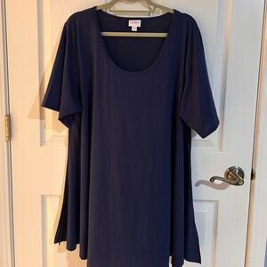 LuLaRoe ‘Perfect T’ in Solid Navy Blue
